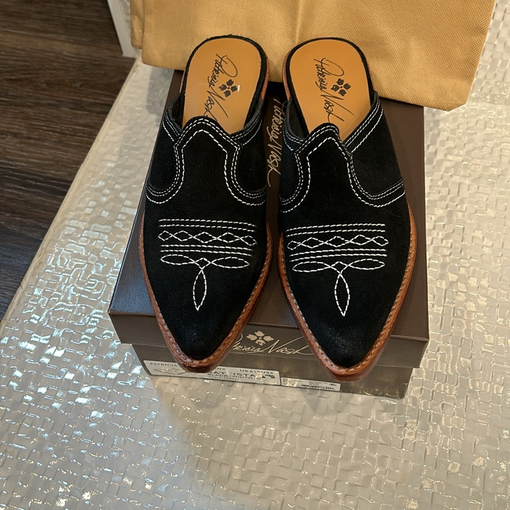 Patricia Nash NIB!! Batista Black Mules. - Picture 2 of 9